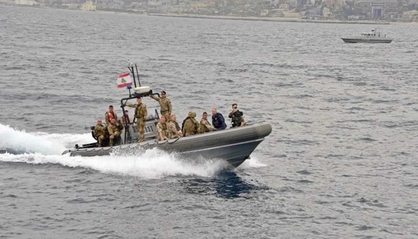استخبارات الجيش تُحبط عملية تهريب 19 شخصًاً عبر البحر باتّجاه إيطاليا من الصرفند