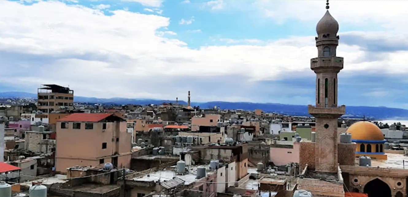 جرحى وإطلاق نار.. ماذا يجري في مخيم الرشيدية؟