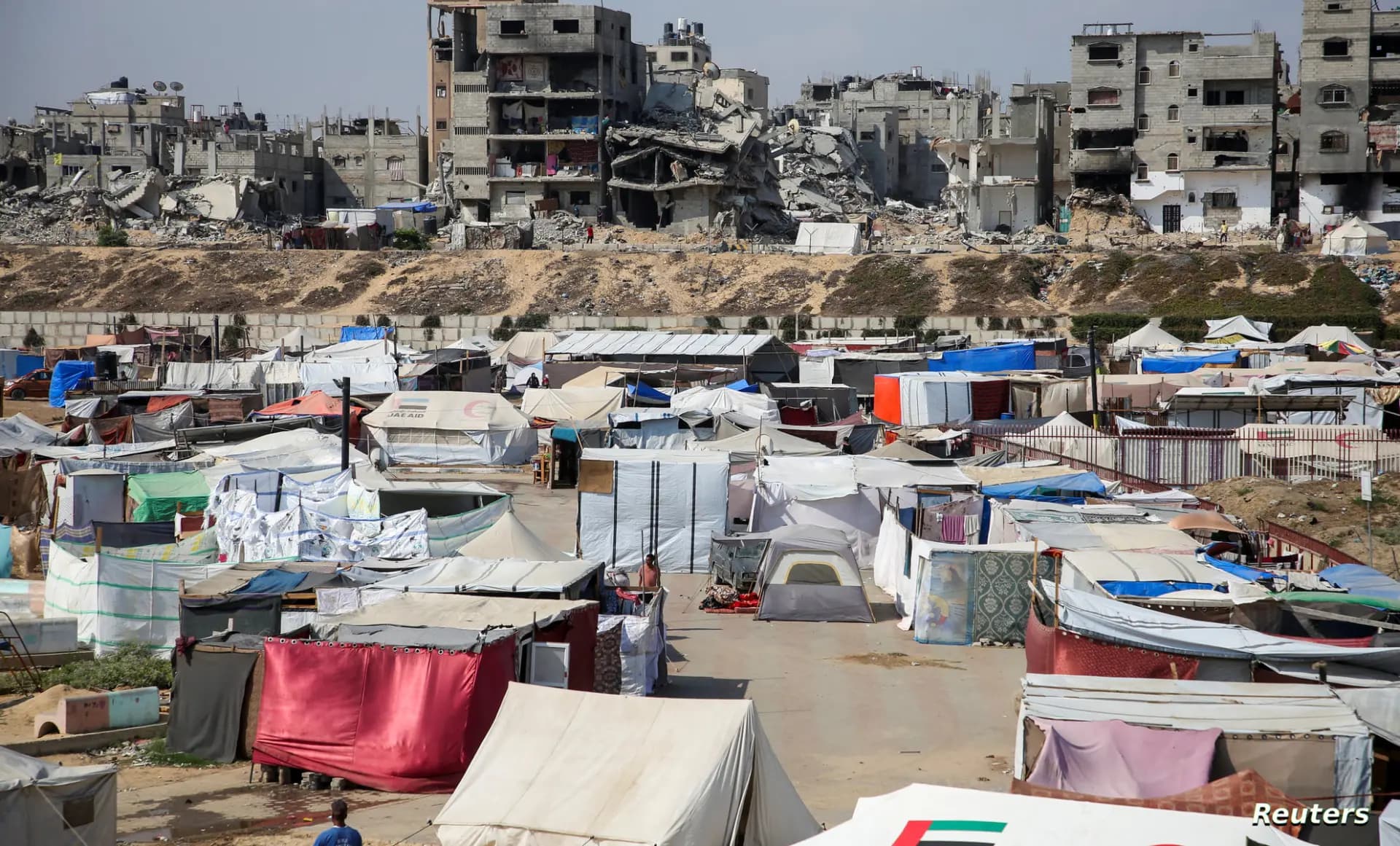 ورقة إماراتية حول اليوم التالي بغزة.. تعويم للسلطة الفلسطينية.. وفياض رجل المرحلة