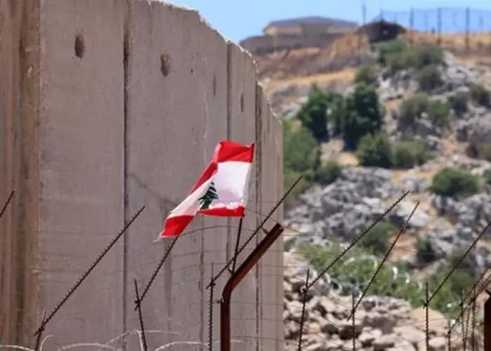 فارقٌ كبيرٌ بين من يضحِّي لأجل الوطن ومن يضحِّي بالوطن والتاريخ شاهد..