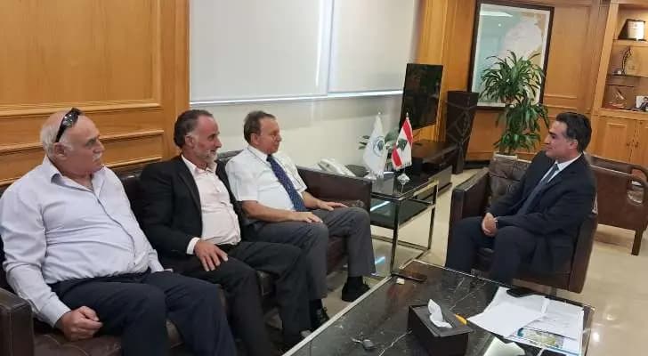 "ملف النزوح وغيره".. بين حمية وشرف الدين