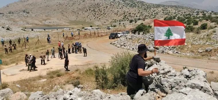 "وول ستريت جورنال": موقف حزب الله يكتسب الدعم في لبنان