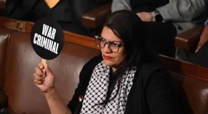 عضو الكونغرس تدين انتهاكات "إسرائيل"