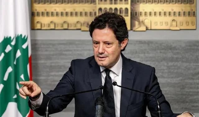 "هناك أمور أكبر من السياسة".. المكاري يلوم المقاطعين