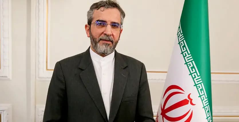 "اتصال هاتفي بين باقري ونظيره العماني".. إليكم مضمونه