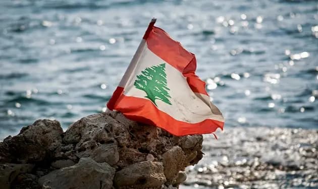لقاء عاصف