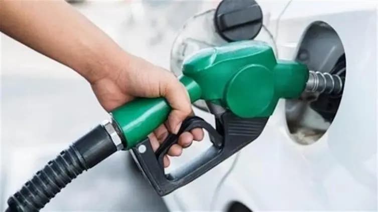 هل سيسعّر البنزين بالدولار؟