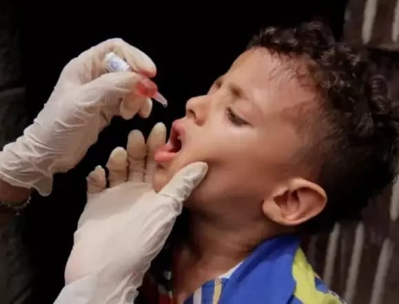 إلى غزة.. الصحة العالمية ترسل مليون لقاح ضد شلل الأطفال