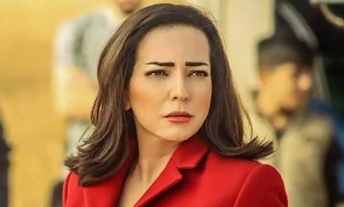 أمل عرفة تتصدر "التريند".. "اخترعت الذرة ومالي خبر"!