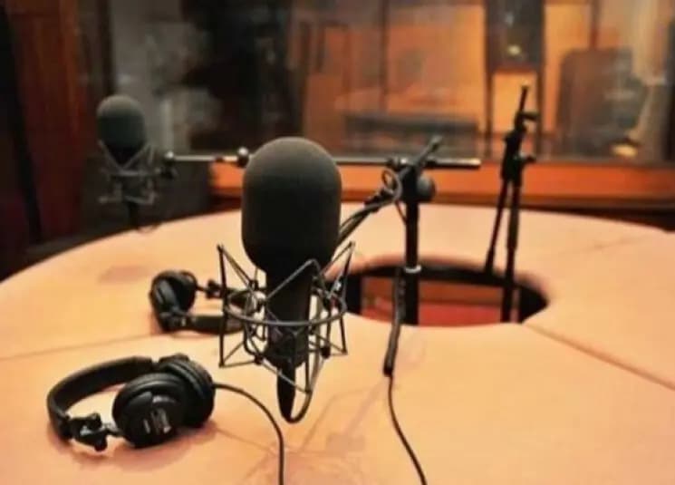 إليكم عطلة الصحافة بهذه المناسبة