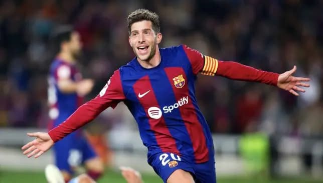 "بعد ١٤ عاماً".. قائد برشلونة يعلن رحيله عن ناديه
