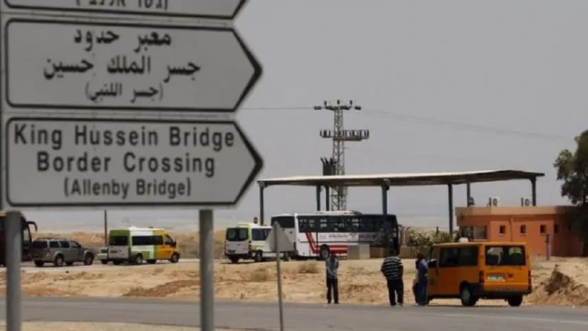 على معبر الكرامة.. من استهدفت سلطات الاحتلال؟
