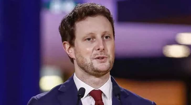 وزير فرنسي: توافق تام بين الدول السبع والعشرين على قبول ترشيح أوكرانيا للإتحاد الأوروبي