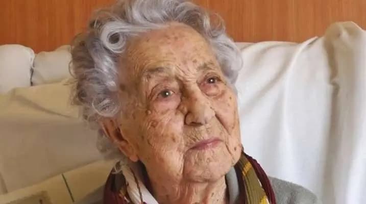 هكذا رحلت "ماريا".. أكبر معمّرة في العالم