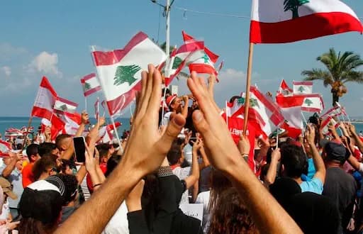 المجتمع اللبناني "يشيخ".. والآتي أعظم!
