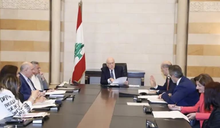 ميقاتي يعقد جلسة مع وزيرَي المال والصناعة