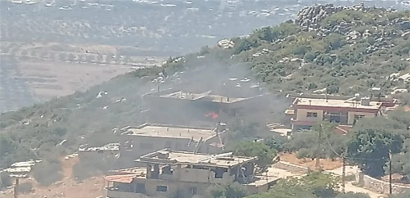 دبابة معادية تستهدف منزلًا في الجنوب