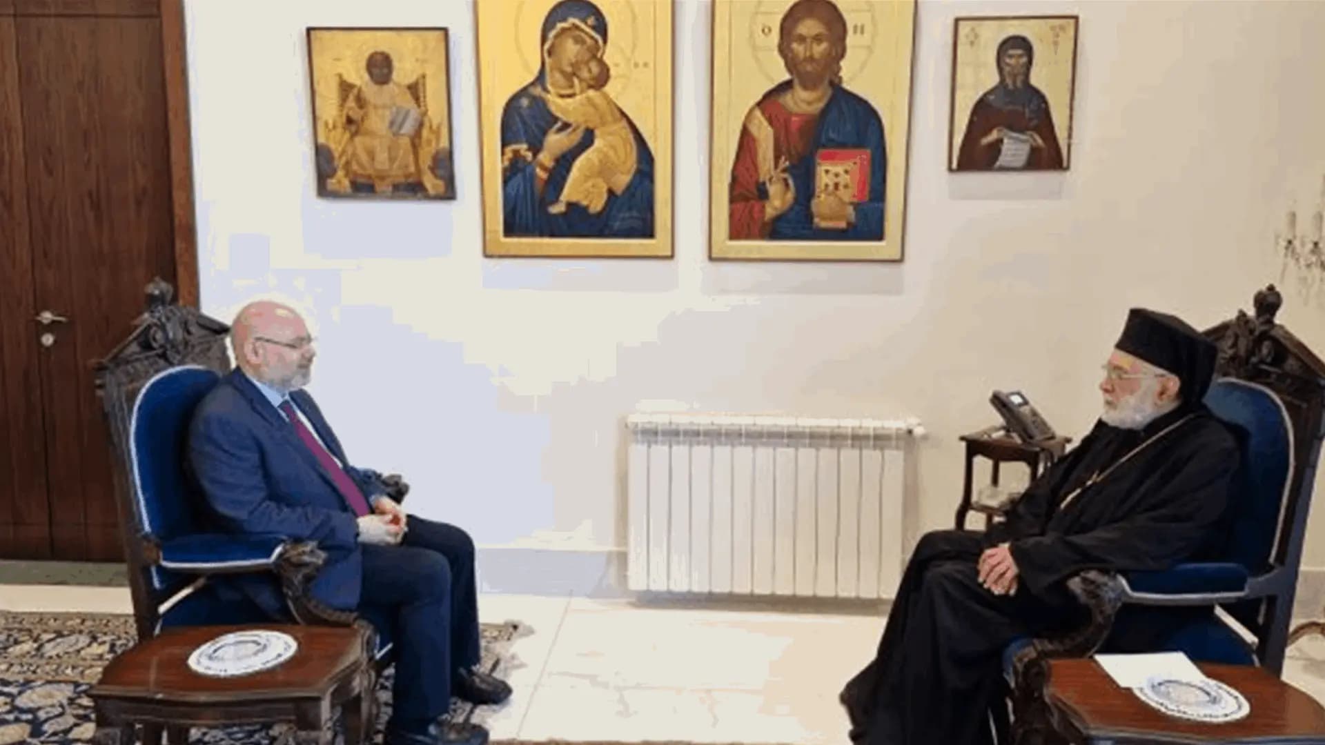الأبيض يشدّد على ضرورة التعاون بين المستشفيات