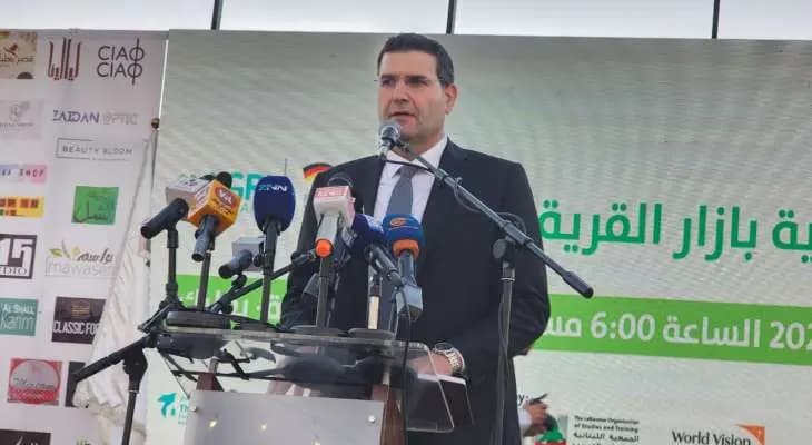 في بعلبك.. الحاج حسن يفتتح بازار القرية