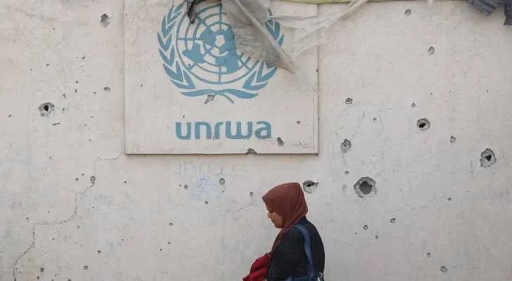الأونروا تعلّق خدماتها في الضفة
