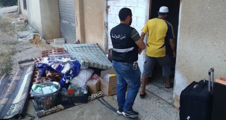 إجلاء نازحين غير شرعيين من هذه البلدة