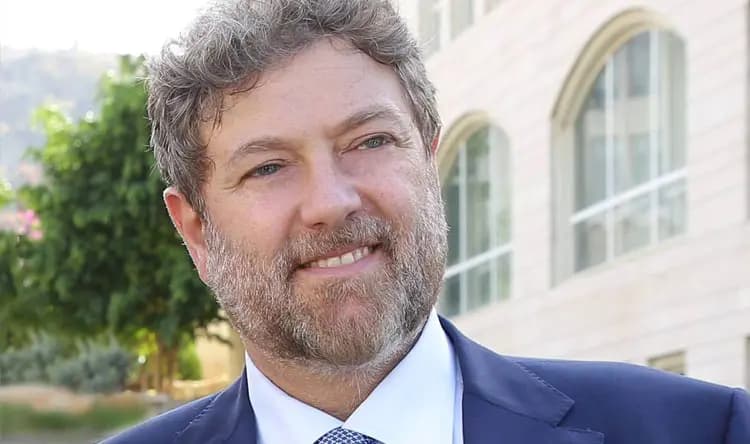 "علاّمة مرشد وقائد استثنائيّ".. أفرام: الإمام الصدر نبذ التفرقة والفتن