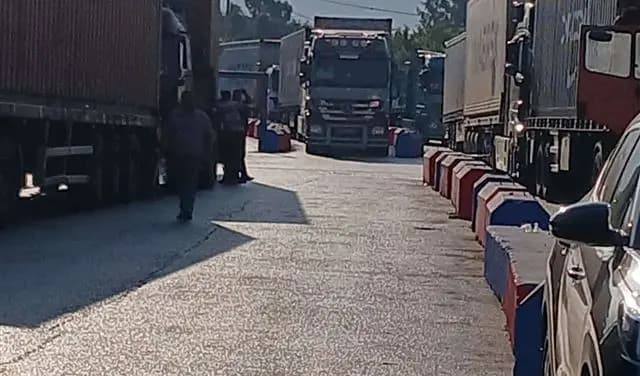 الاعتصام المفتوح بدأ.. إليكم الأجواء من مرفأ بيروت
