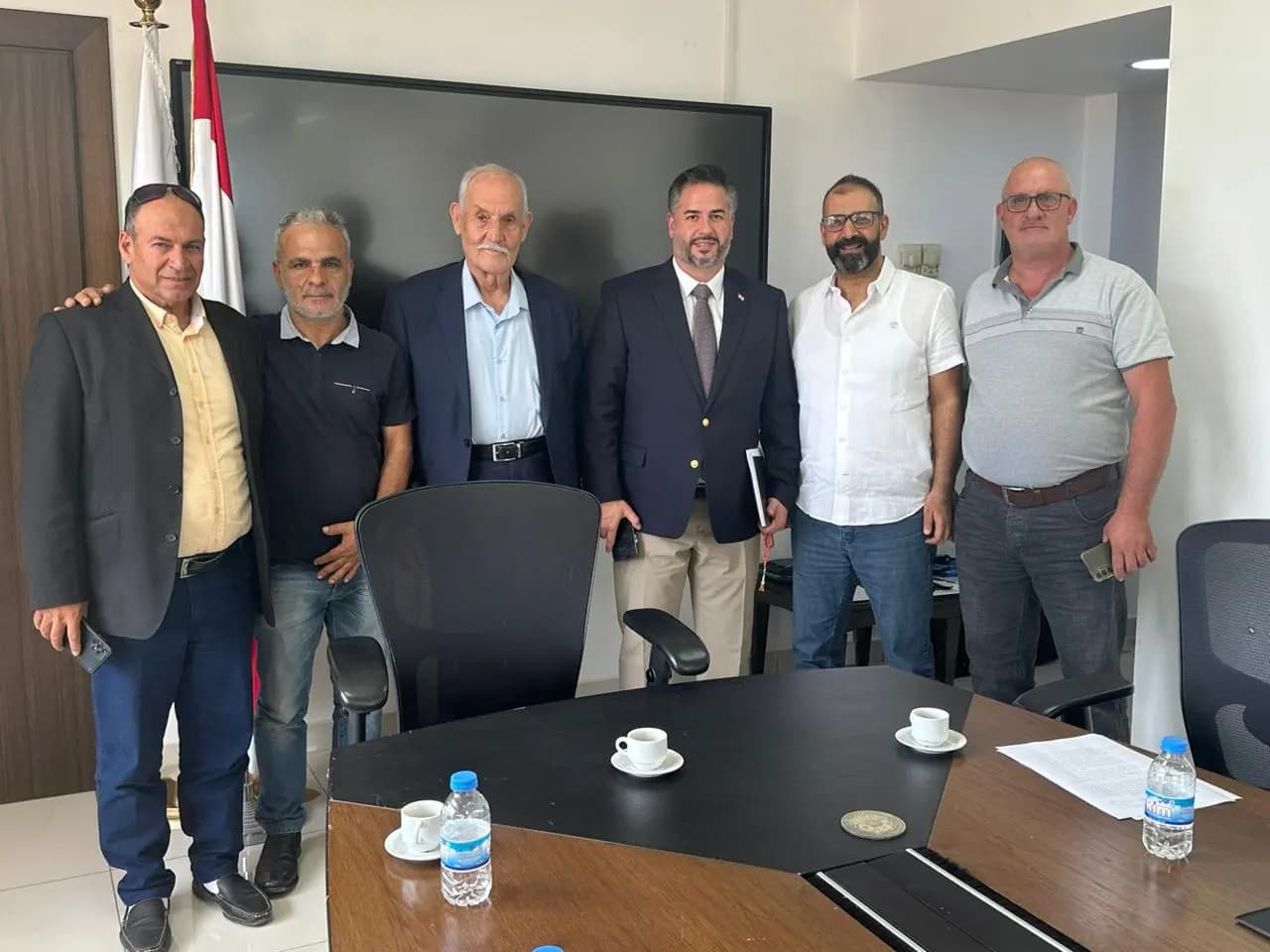 رئيس نقابة مربي الأبقار الحلوب زار وزير الاقتصاد
