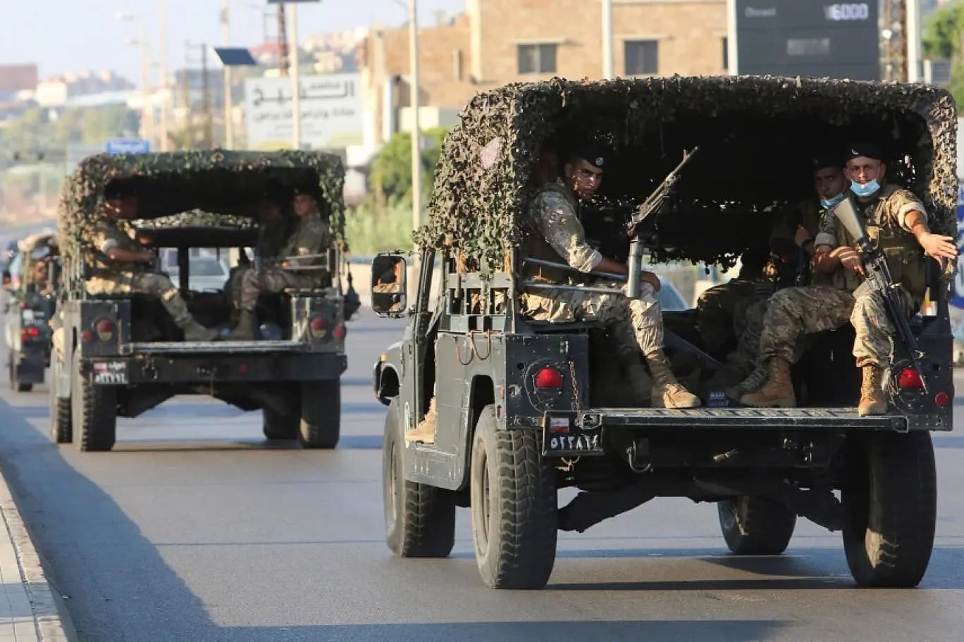 الجيش يحرر ٣ مواطنين في البقاع