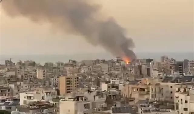 حريق "ضخم" في منطقة الجديدة