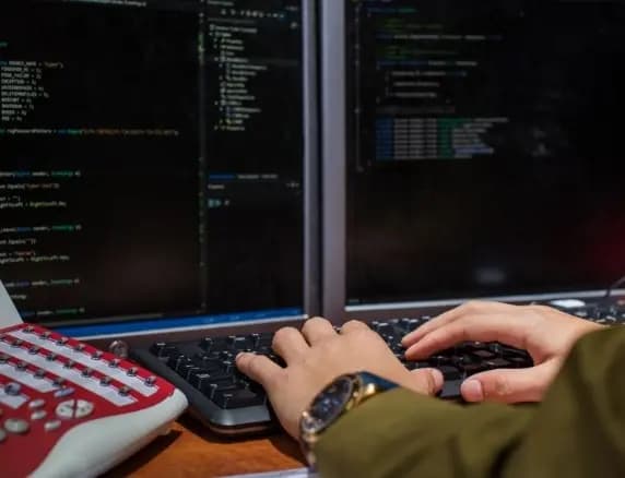 "المونيتور": إسرائيل فجّرت قبل انكشاف أمرها
