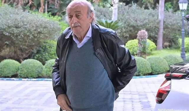 جنبلاط: على الحزب معالجة هذا الاختراق