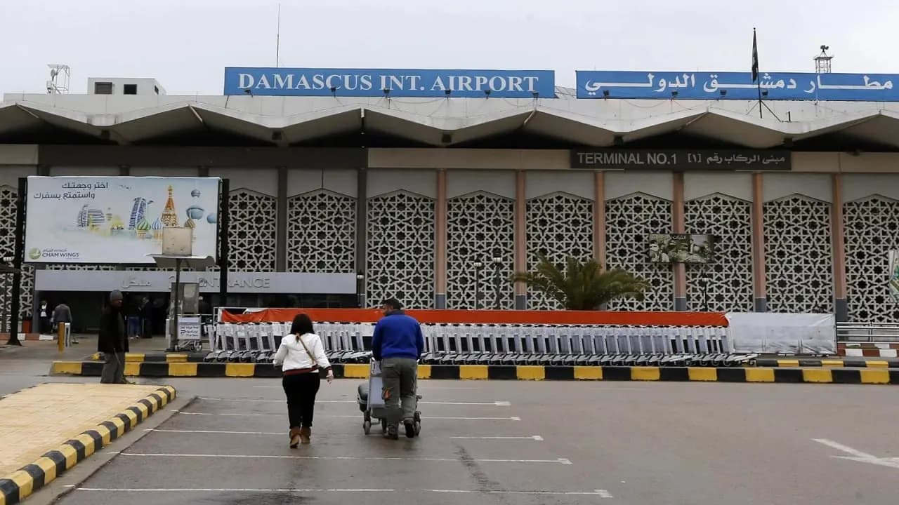 استهداف سيارة على طريق مطار دمشق