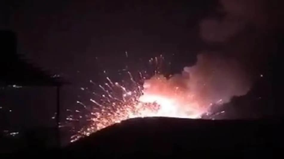 أحزمة نارية من لبنان أيضًا