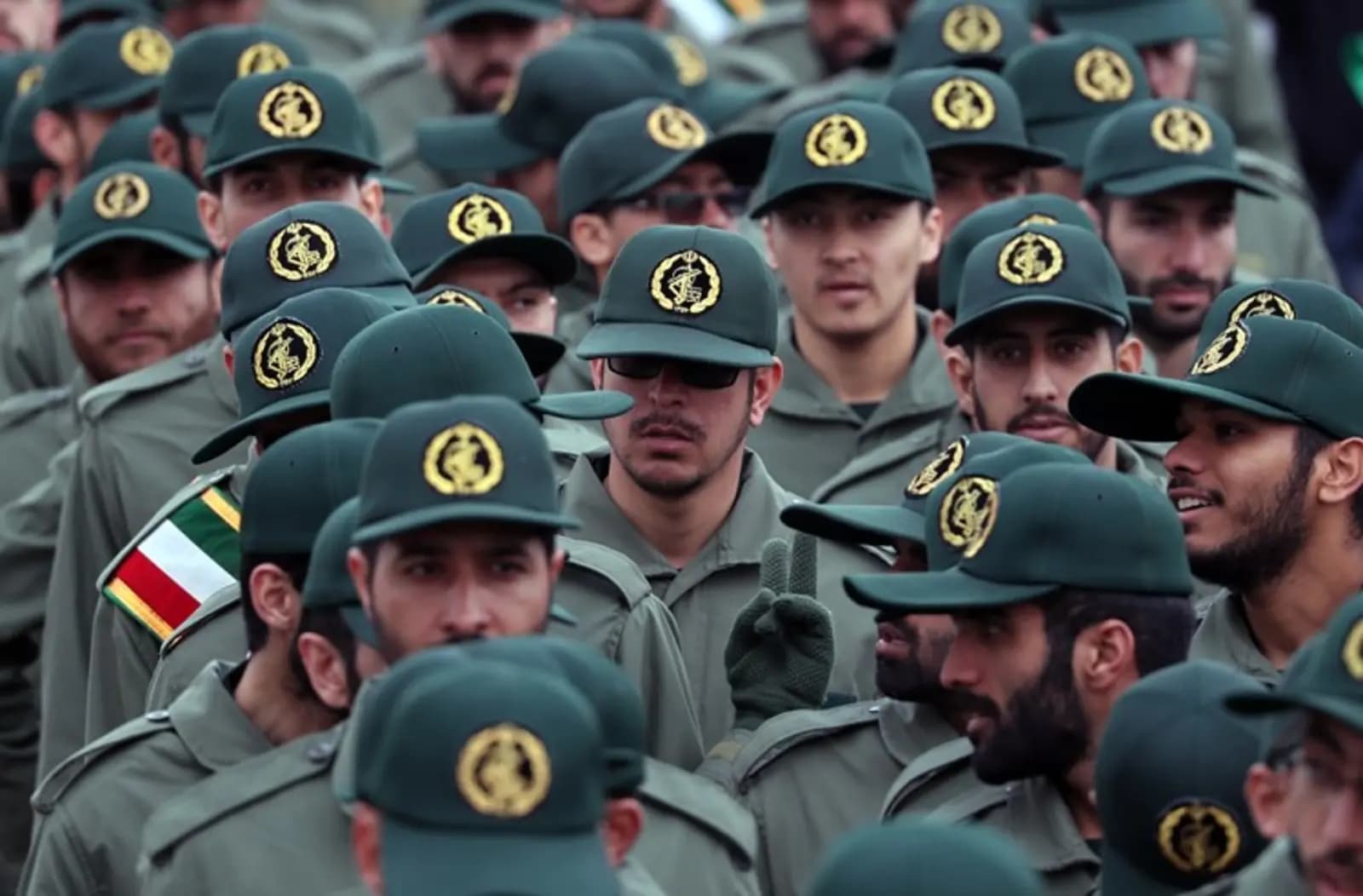 حرس الثورة يفكك شبكة تجسس معادية.. هذا ما خطّطت له