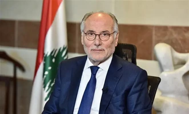 الحلبي يعلق الدروس في الجامعات