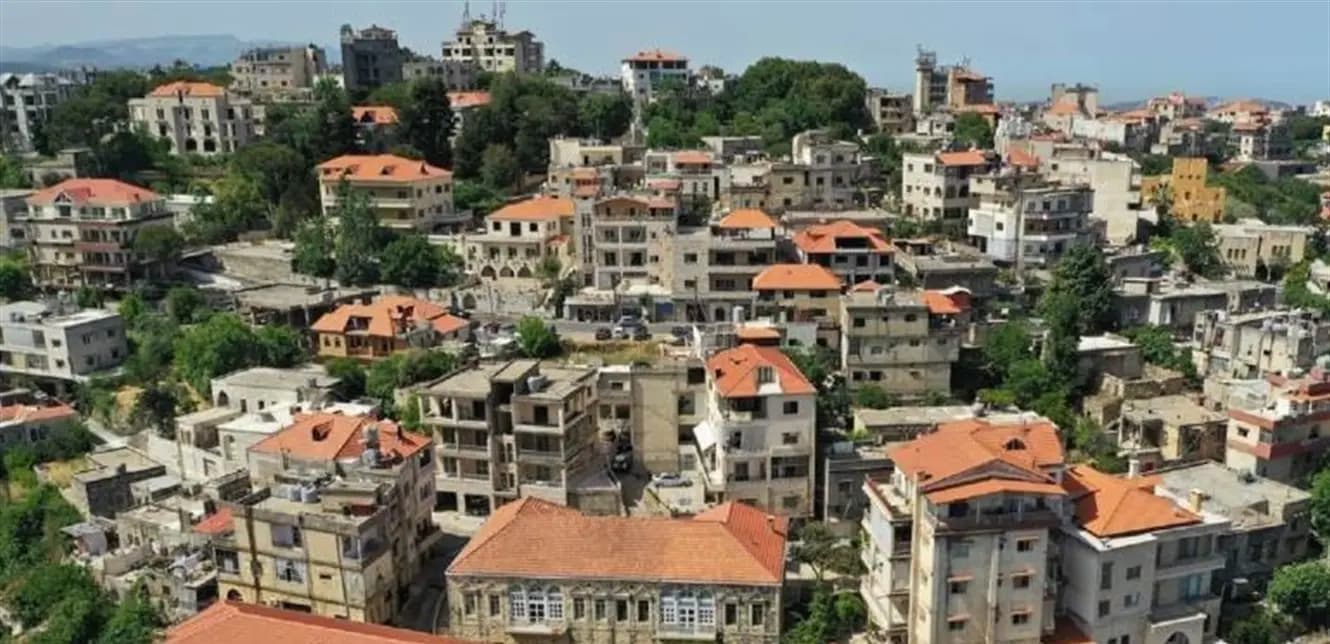 "بلبلة كبيرة".. إنذار بإخلاء منزل في بعقلين