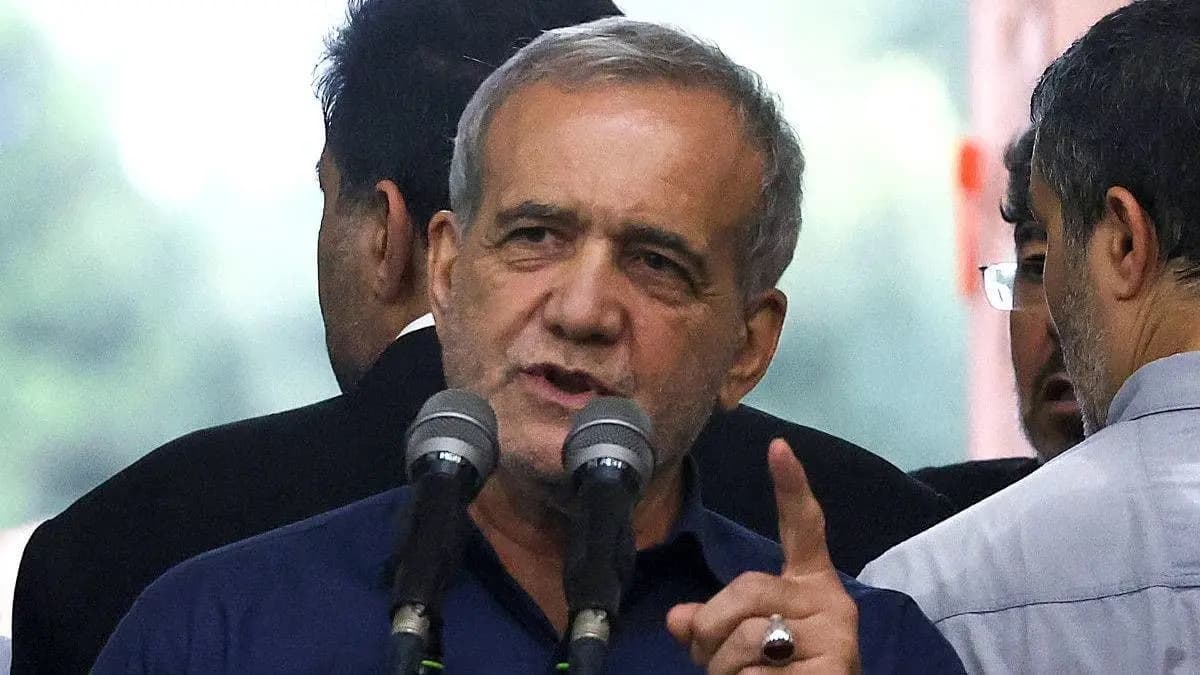 الرئيس الإيراني: لا تدخلوا في صراع معنا