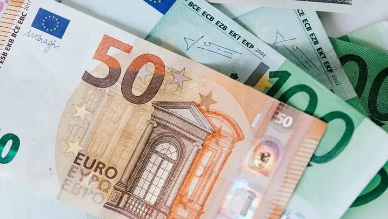 اليورو في أدنى مستوياته منذ 20 عامًا