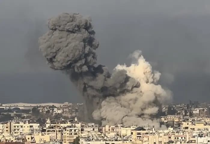العدو الصهيوني يجدد استهدافه لضاحية بيروت