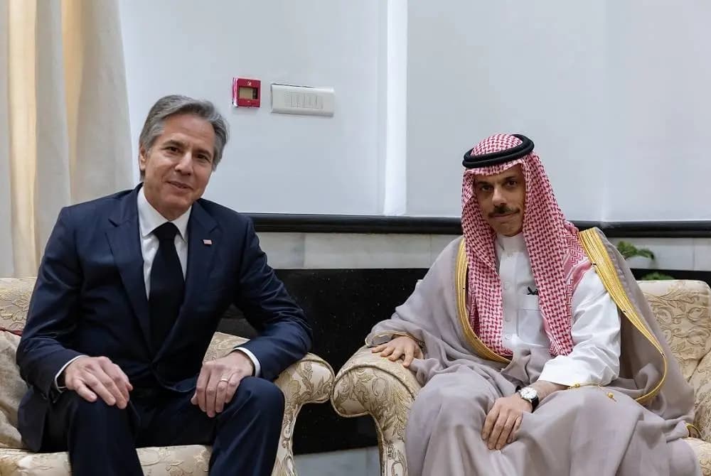 بن فرحان يبحث مع بلينكن الوضع في لبنان