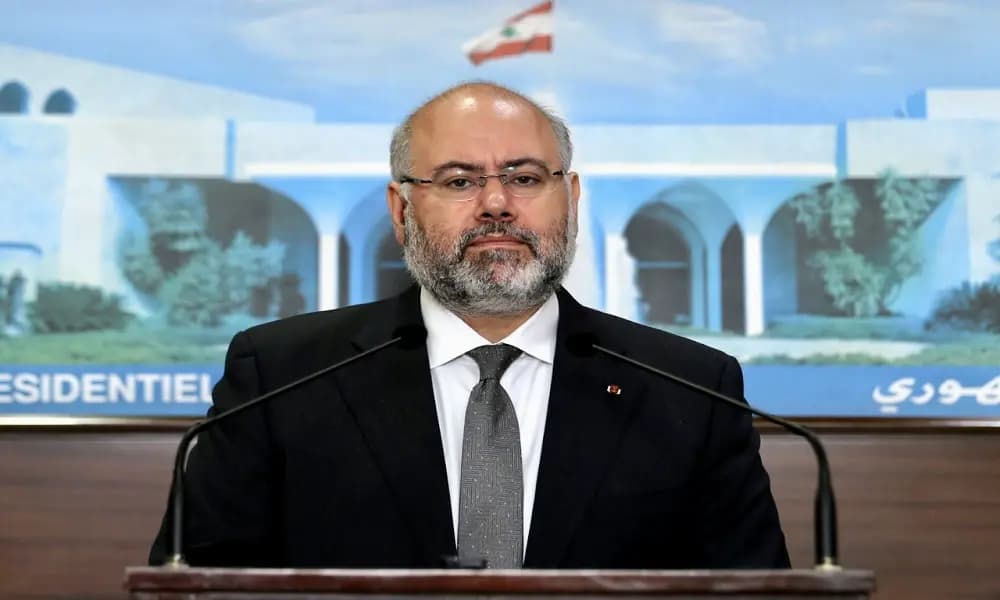 الأبيض يطمئن مرضى السرطان