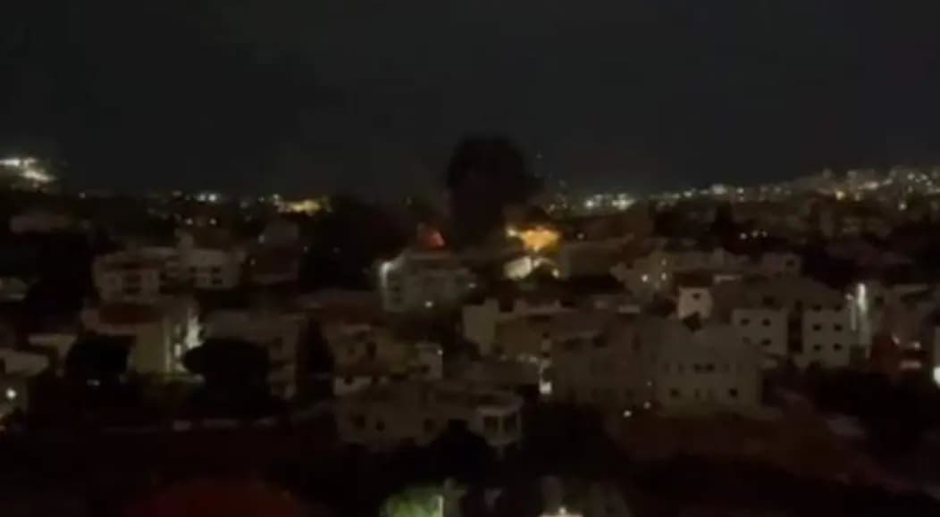 بعد تحذيرات العدو.. غارات تستهدف هذه البلدات