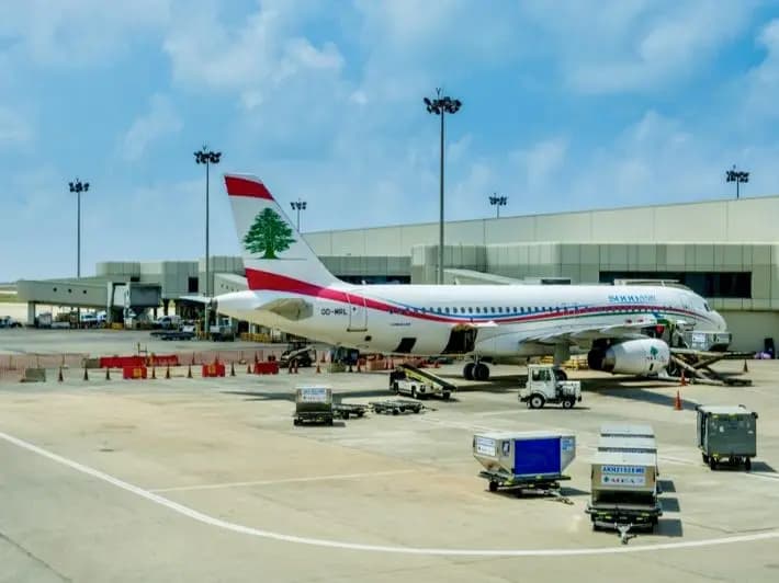 المطار تحت الاحتلال