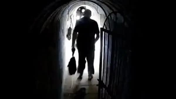 هذا ما كشفته "نيويورك تايمز" عن ملاحقة السـ.ـنوار
