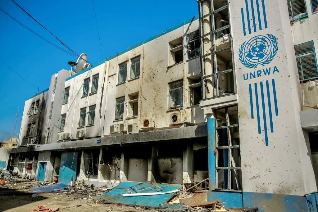 "الأونروا": نطالب بهدنة مؤقتة للسماح للسكان بمغادرة مناطق شمال غزة