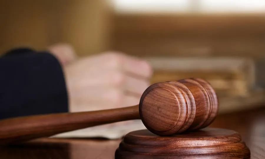 تبرئة لبنانيين من تهمة تسهيل تمويل “الحزب”