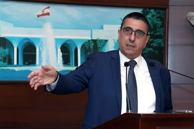 "لحظة تاريخية صعبة".. حجار: لا نتسلم أي هبات