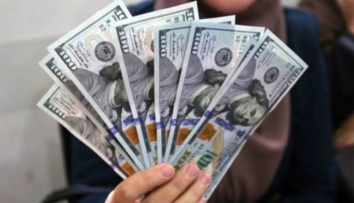 كيف افتتح "الدولار" يومه؟