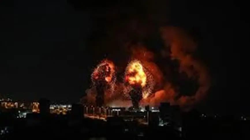 غارات على غزّة فجراً